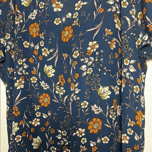 Floral Navy Women's Top L - Picture 3 of 6